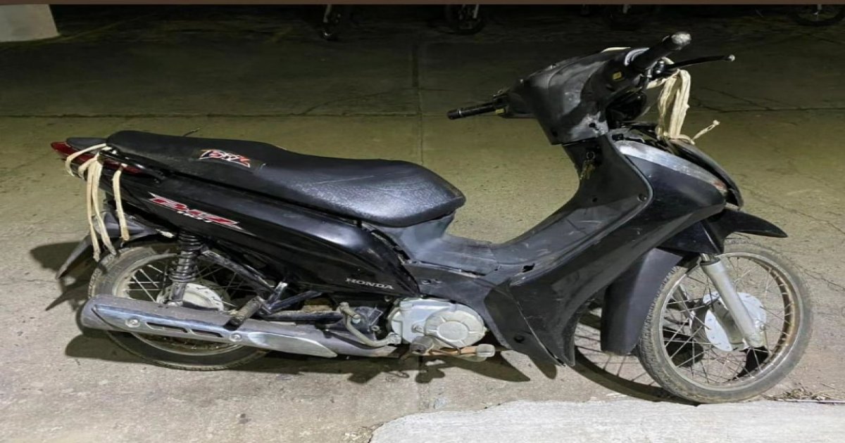 Moto usada para assalta posto de combustíveis era roubada