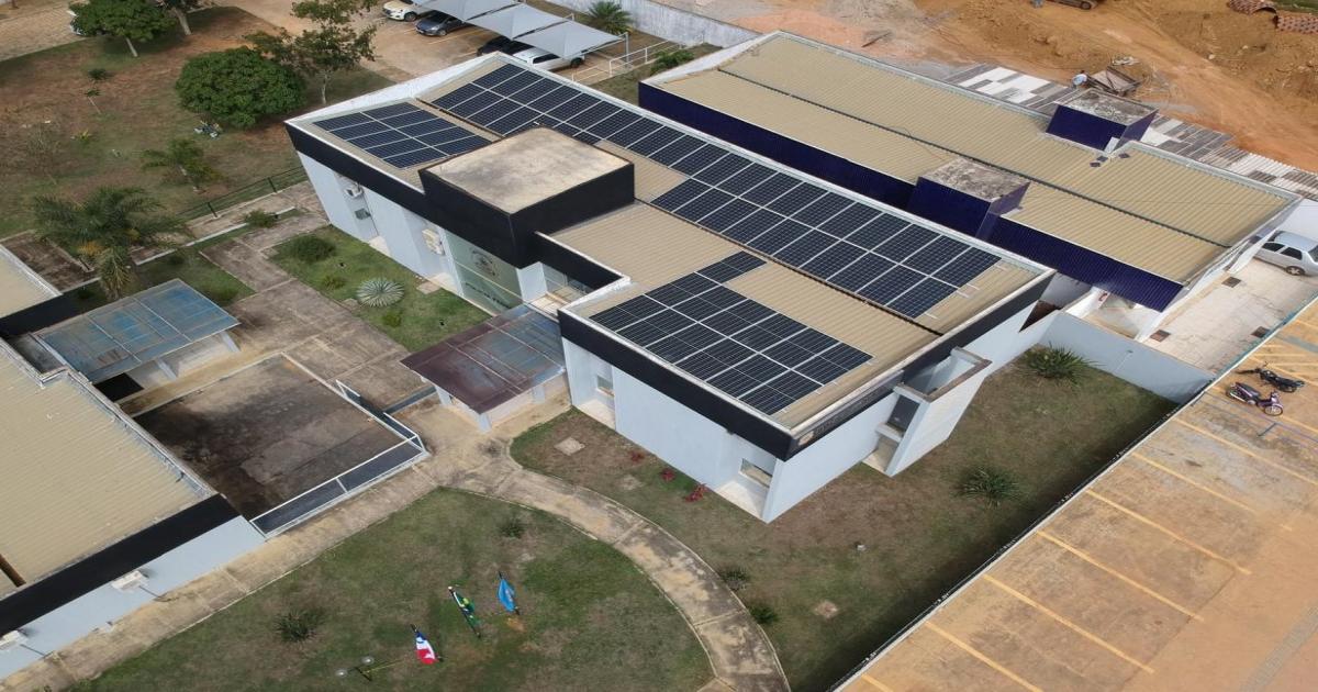 DPF/VDC/BA realiza instalação de sistema fotovoltaicocom materiais apreendidos
