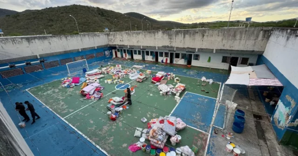 JEQUIÉ: OPERAÇÃO APREENDE 14 CELULARES EM PAVILHÃO DO CONJUNTO PENAL
