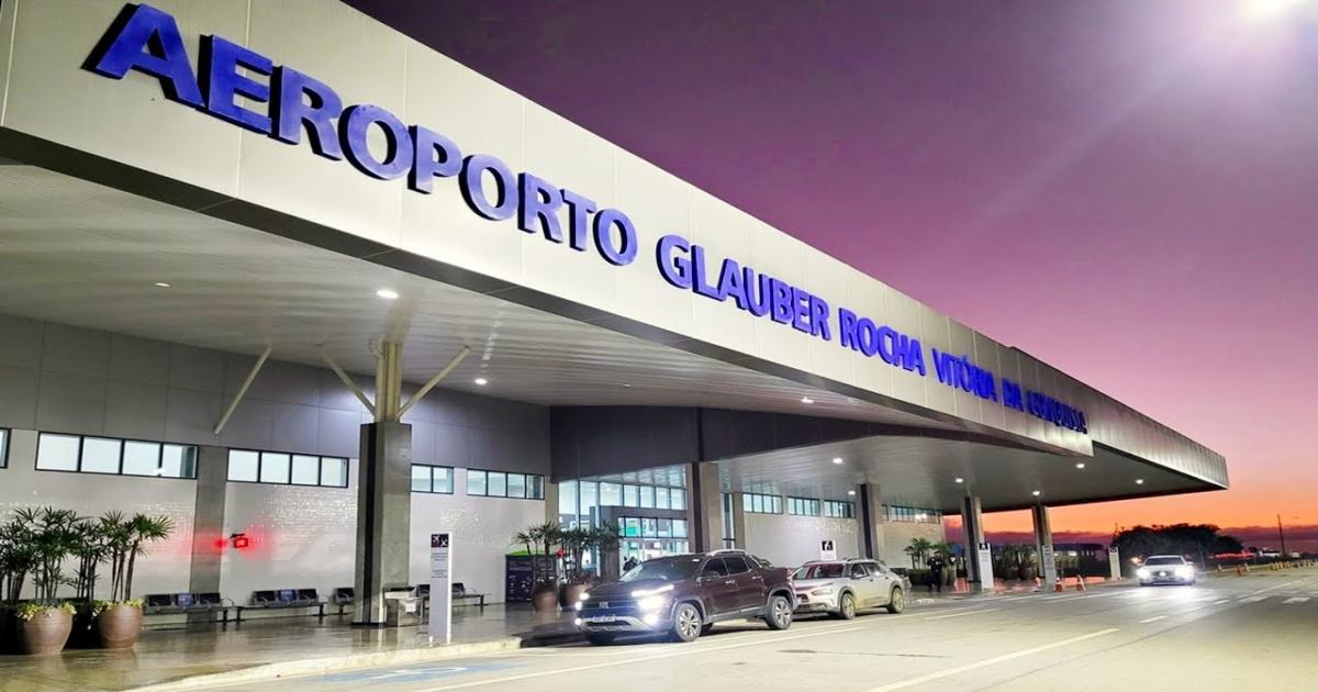 Mulher é presa após furtar celular dentro do avião em Vitória da Conquista