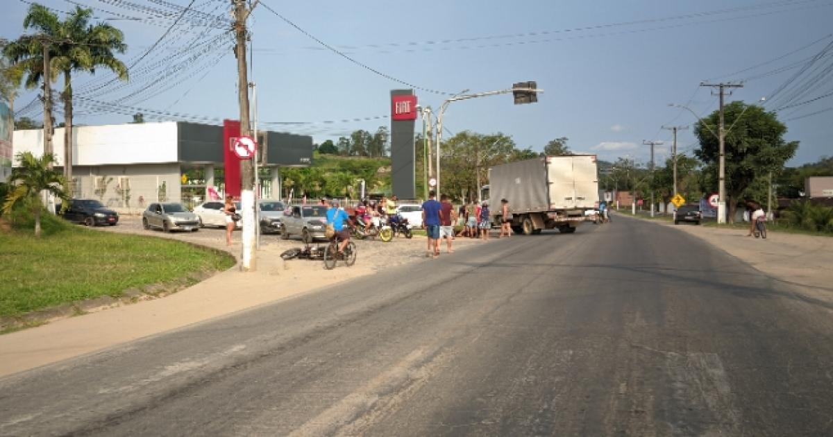 Ipiaú: Adolescente morre em colisão entre moto e caminhão na entrada do ACM