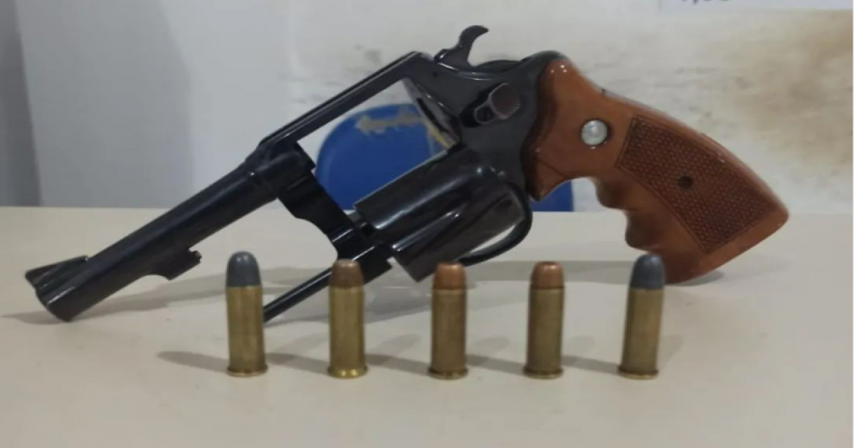 Vitoria da Conquista l Rondesp prendeu assaltante de posto com arma na cintura