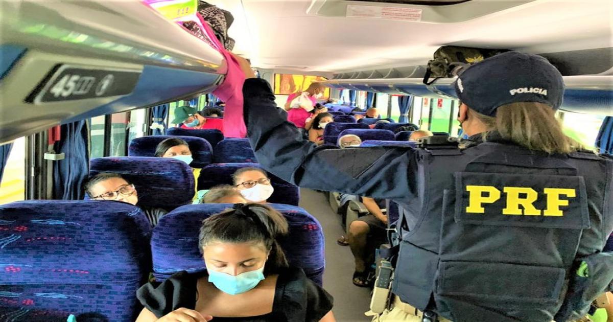 PRF realiza Operação Embarque Legal para reforçar a segurança no transporte coletivo de passageiros