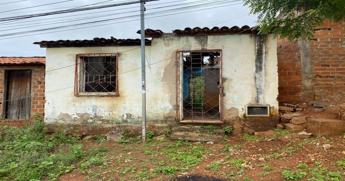 Mais uma casa incendiada em Jequié, dessa vez no Loteamento Sol Nascente