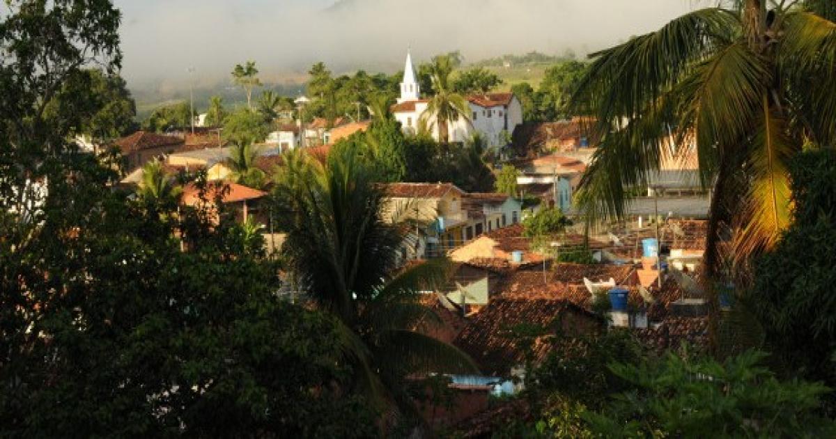 Criança fica ferida com tiro na perna e homem é assassinado em Barra do Rocha