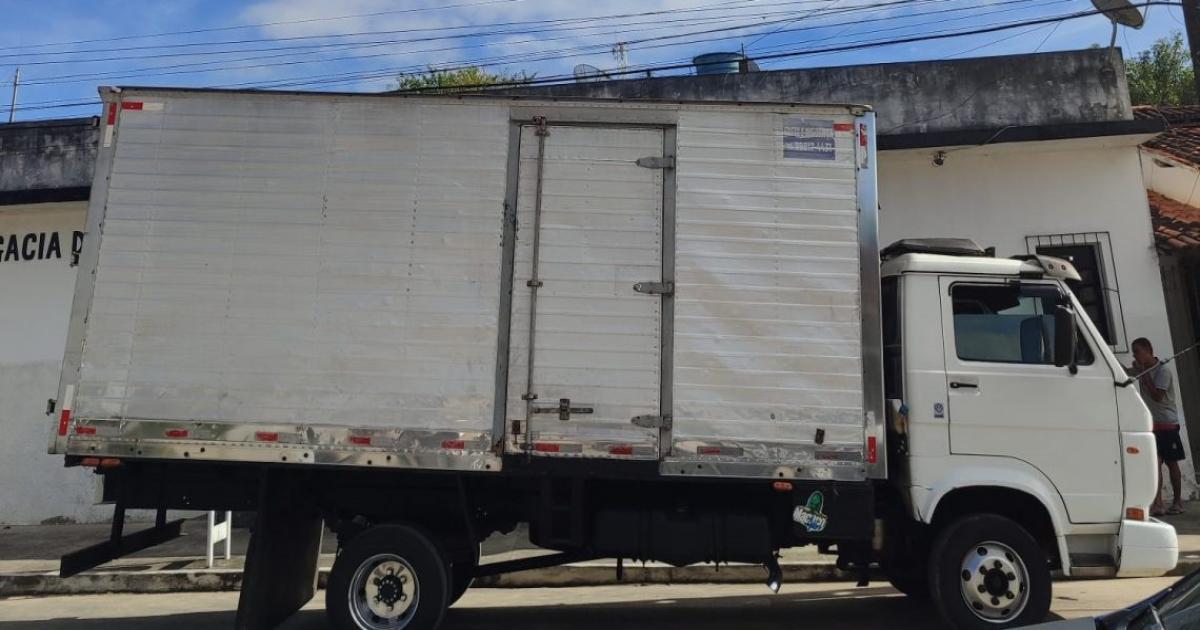 Motoristas dirigia sem CNH portando maconha e cocaína