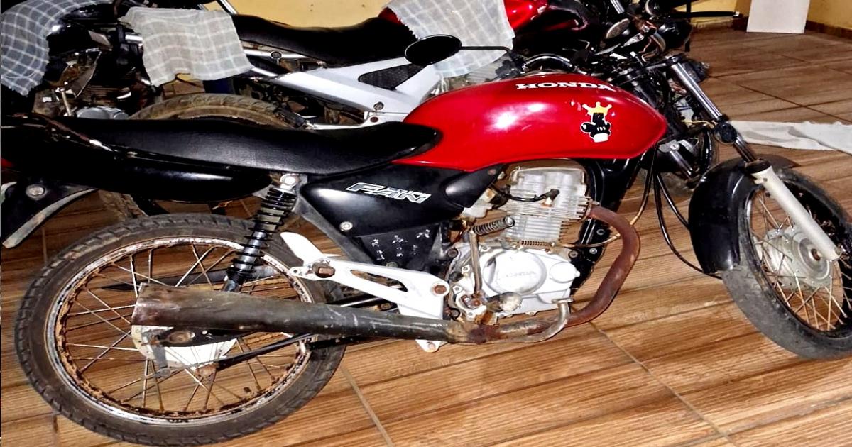 Policia militar de Brejões apreende Motocicleta por atos infracionais de perturbação de sossego e direção perigosa em Brejões.