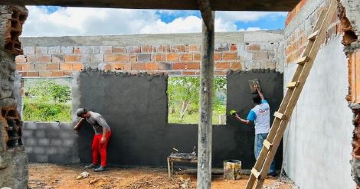 Avançam as obras de construção da Escola Municipal Pedro Virginio, zona rural de Jitaúna