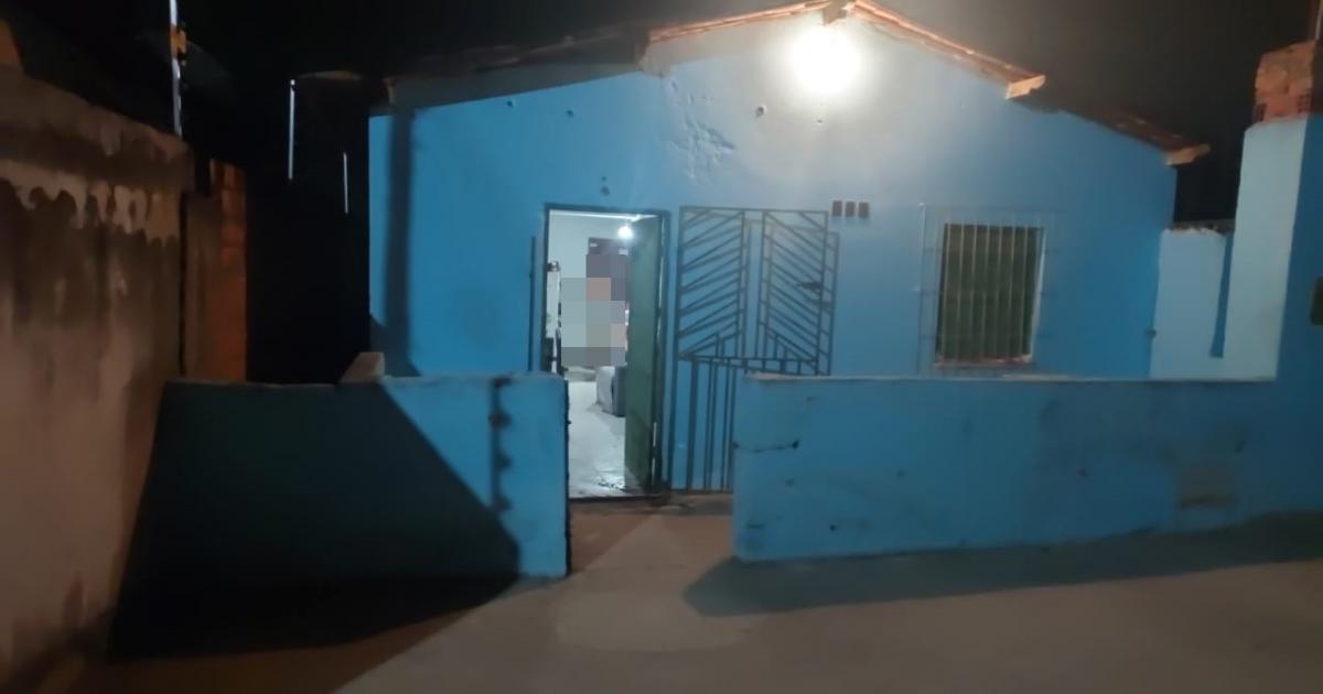 Casa alvejada com vários tiros durante a madrugada no bairro Mandacaru