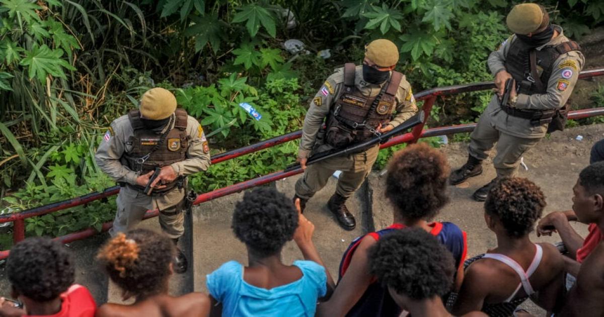 Caso Gamboa - PMs são denunciados por alterar cena do crime para sustentar falso confronto com vítimas