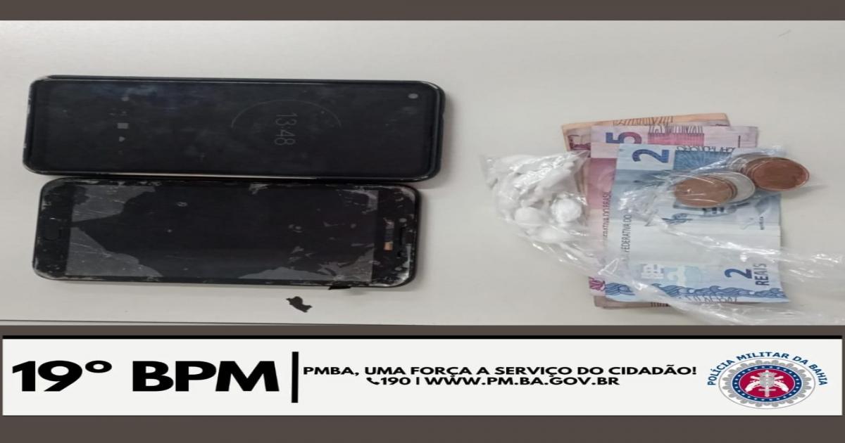 Dois indivíduos foram detidos e praticando manobras perigosas em uma moto