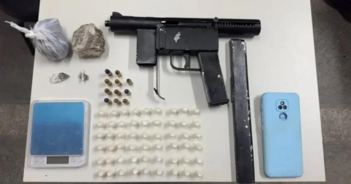 Drogas e um submetralhadora estavam em poder do homem que morreu em confronto com a CIPE Central