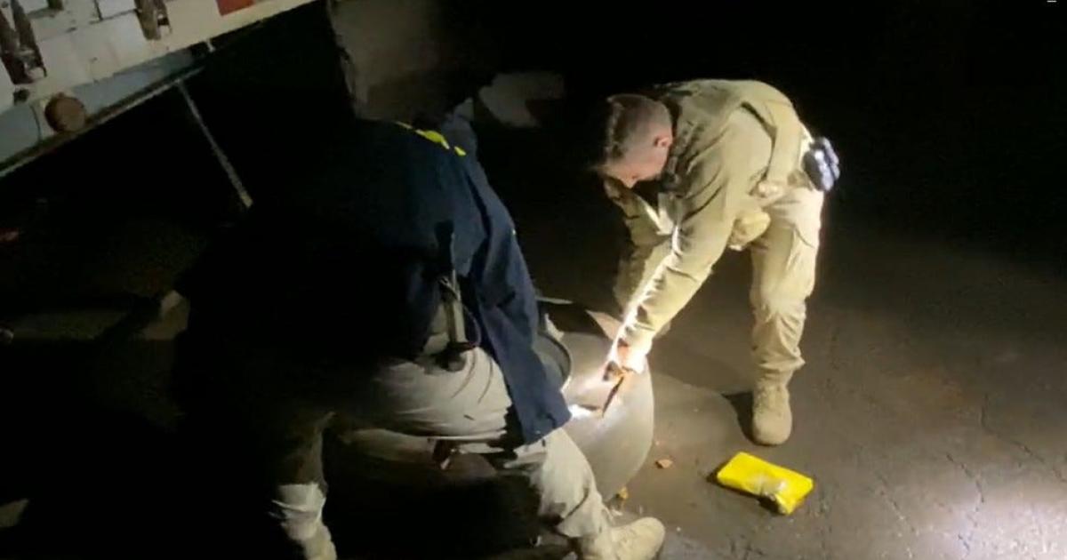 PRF encontra drogas escondidas em carreta com doações
