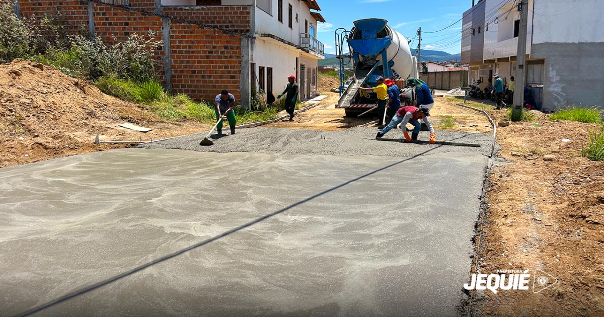 Programa de pavimentação e contempla novas ruas do Loteamento Parque da Colina
