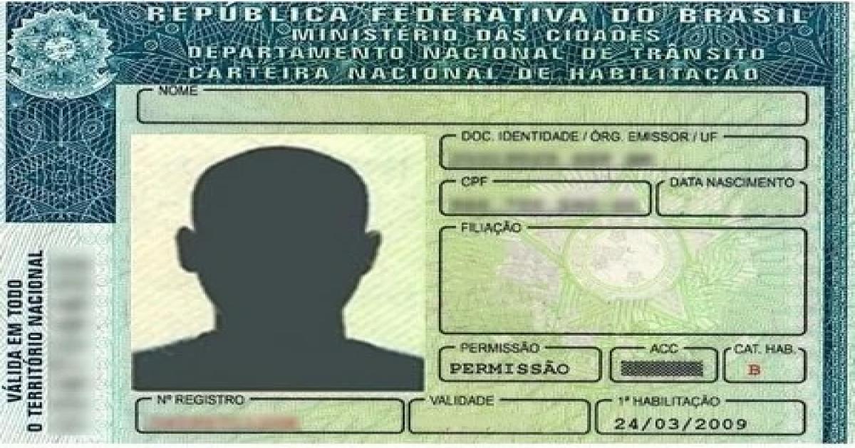 Motorista é flagrado dirigindo com CNH falsificada no semi anel viário de Jequié