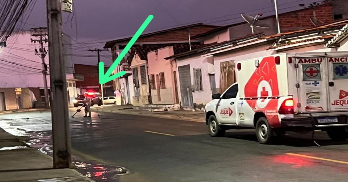 Mulher entra em surto psicótico e paralisa o trânsito na Rua Antônio Orrico