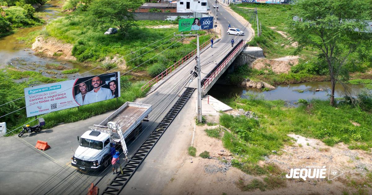 Prefeitura de Jequié inicia melhorias para pedestres e pessoas em cadeira de rodas que utilizam a ponte do bairro São Judas Tadeu