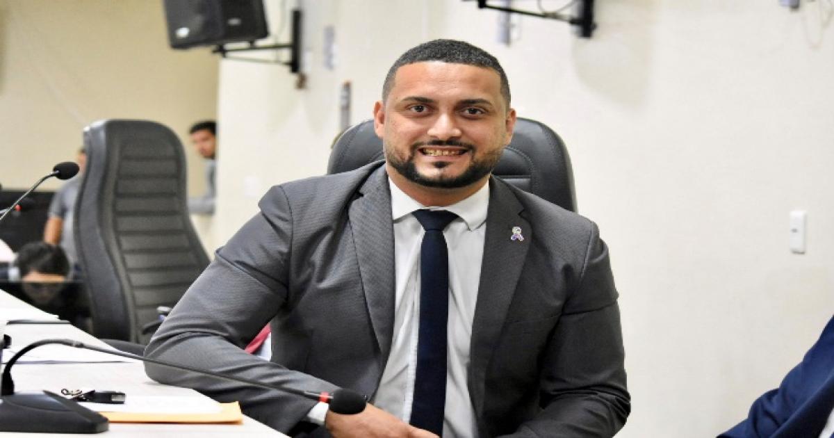 Vereador João Paulo homenagreia Euripedes Oliveira dos Santos com nome de praça na Urbis III