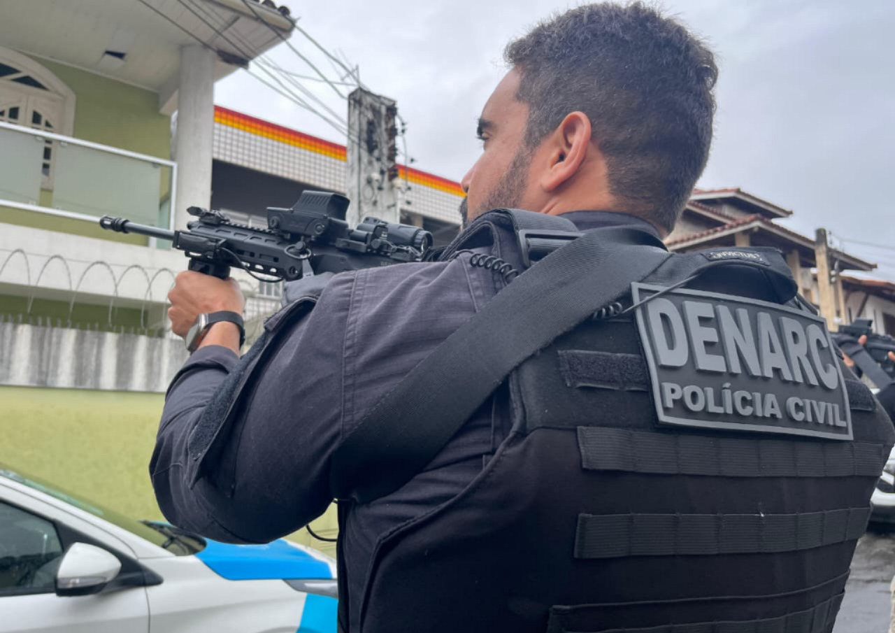 Oito presos e arsenal apreendido: Polícia Civil deflagra Operação Orion Scorpii contra tráfico de armas