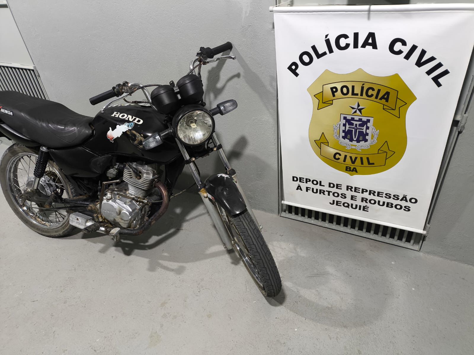 POLÍCIA CIVIL DA BAHIA REALIZA APREENSÃO DE VEÍCULO COM SINAL IDENTIFICADOR DE VEÍCULO ADULTERADO POLÍCIA CIVIL DA BAHIA REALIZA APREENSÃO DE VEÍCULO COM SINAL IDENTIFICADOR DE VEÍCULO ADULTERADO