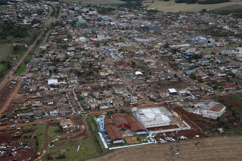 Lula prioriza aliados esquerdistas e COP30 e não visita cidades atingidas por tornados no Sul Lula prioriza aliados esquerdistas e COP30 e não visita cidades atingidas por tornados no Sul