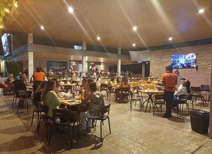 GOLDEN MALL — O ponto de encontro de Jequié GOLDEN MALL — O ponto de encontro de Jequié