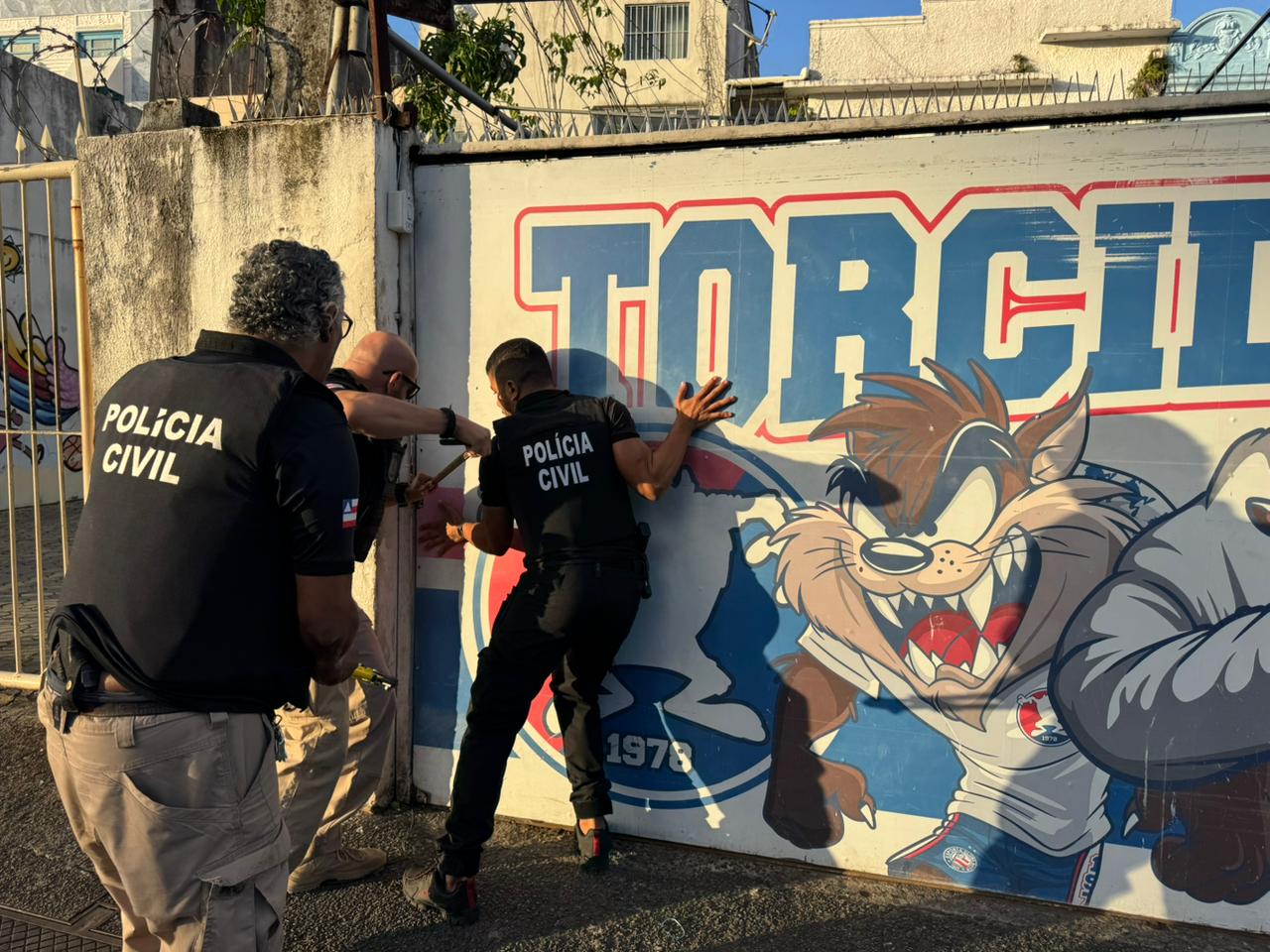 Quatro integrantes de torcida organizada são presos durante operação Fair Play em Salvador