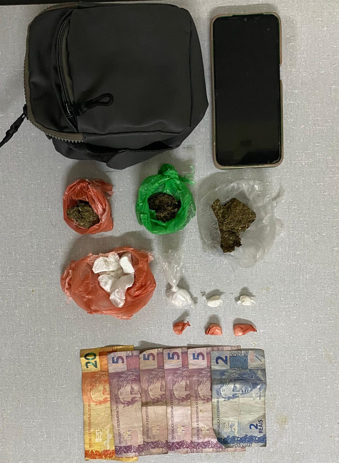 Polícia Militar prende homem por tráfico de materiais ilícitos em Jaguaquara