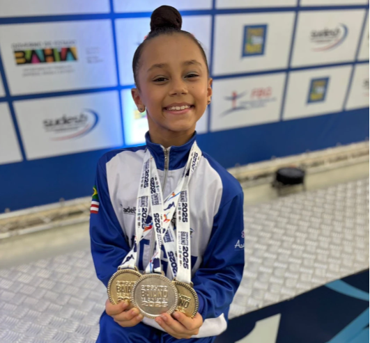 Jade Moitinho: A Princesinha Baiana que Conquista o Norte e Nordeste com Ouro e Elegância! Jade Moitinho: A Princesinha Baiana que Conquista o Norte e Nordeste com Ouro e Elegância!