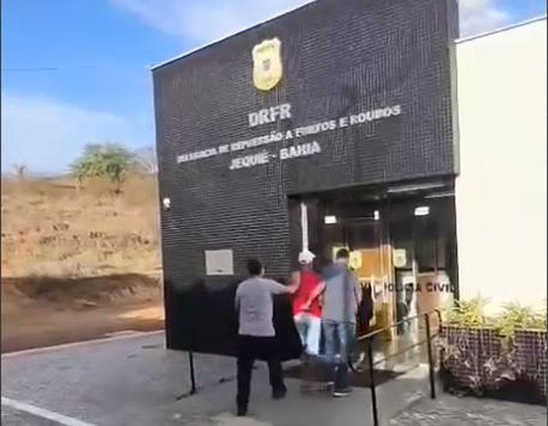 POLÍCIA CIVIL DA BAHIA CUMPRE MANDADO DE PRISÃO PREVENTIVA DE INVESTIGADO POR DIVERSOS CRIMES CONTRA O PATRIMÔNIO