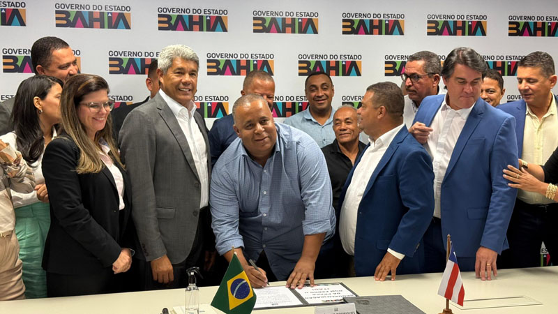 ITAGI GANHA R$ 8 MILHÕES EM INVESTIMENTOS: VEREADOR GIELTON BISPO PARTICIPA DE AGENDA IMPORTANTE COM O PREFEITO SAULO E O GOVERNADOR JERÔNIMO RODRIGUE