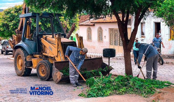 Prefeitura de Manoel Vitorino promove mutirão de retirada de entulho em todo município