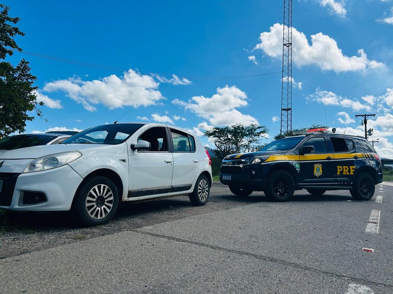 Apenas 10 dias após furto, carro é recuperado pela PRF em Jequié