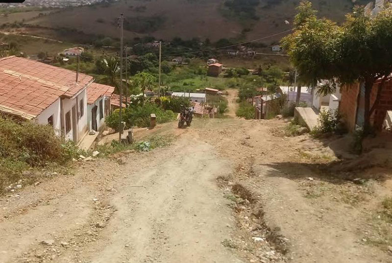 Soldado Gilvan solicita asfaltamento de ruas no loteamento Tropical