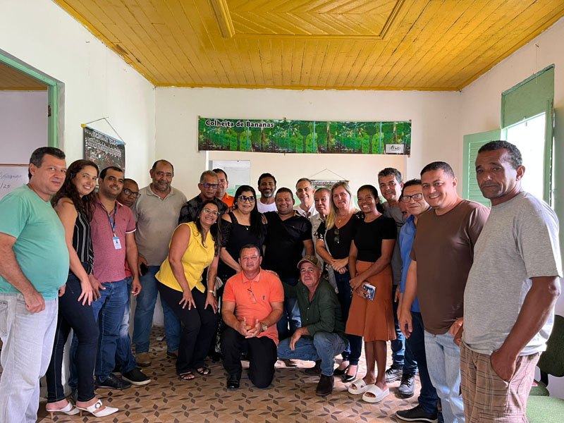 Itagi : Prefeito Saulo Islan se reúne com Rita Rodrigues, irmã do governador da Bahia, para fortalecer a Agricultura Familiar Itagi : Prefeito Saulo Islan se reúne com Rita Rodrigues, irmã do governador da Bahia, para fortalecer a Agricultura Familiar