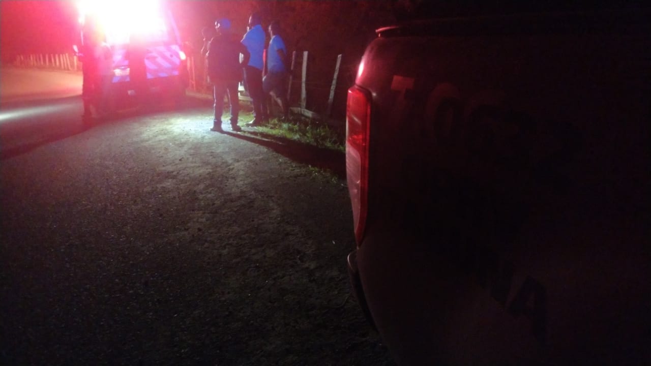 Motociclista morre após perder controle e cair em curva na BA-547, entre Apuarema e Jequié