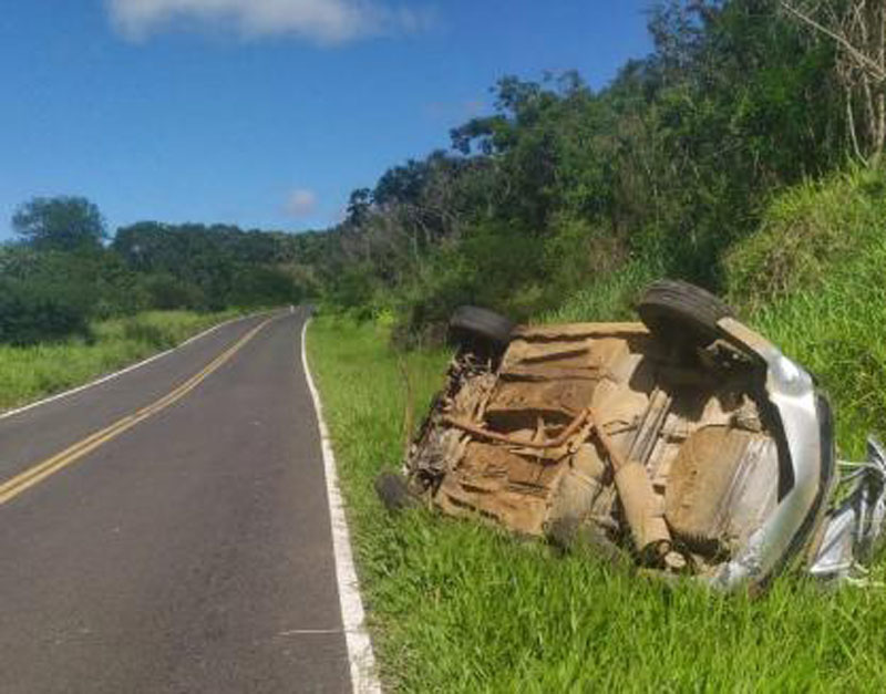 Capotamento na BR-330 deixa uma vítima fatal em Lafaiete Coutinho