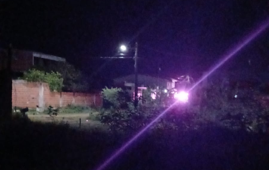 Polícia prende suspeito de matar um homem com facada na cabeça e ferir outro em Japomirim Polícia prende suspeito de matar um homem com facada na cabeça e ferir outro em Japomirim
