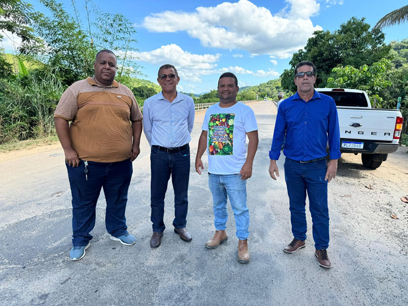 ITAGI: AO LADO DO PREFEITO SAULO, VEREADOR GIELTON BISPO ACOMPANHA ENGENHEIROS DA SEINFRA PARA INSPEÇÃO NA BA-130: