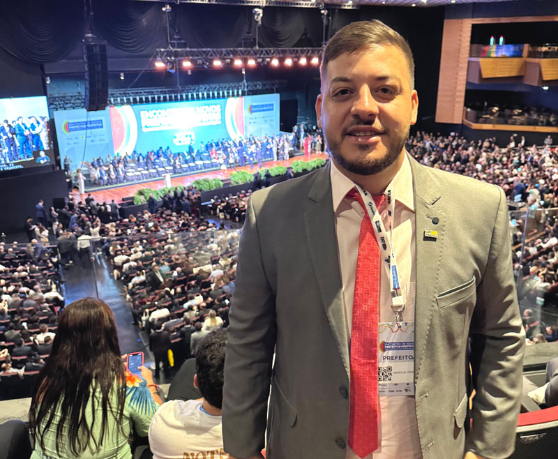 Prefeito Vinícius Costa participa do Encontro Nacional de Novos Prefeitos e Prefeitas em Brasília Prefeito Vinícius Costa participa do Encontro Nacional de Novos Prefeitos e Prefeitas em Brasília