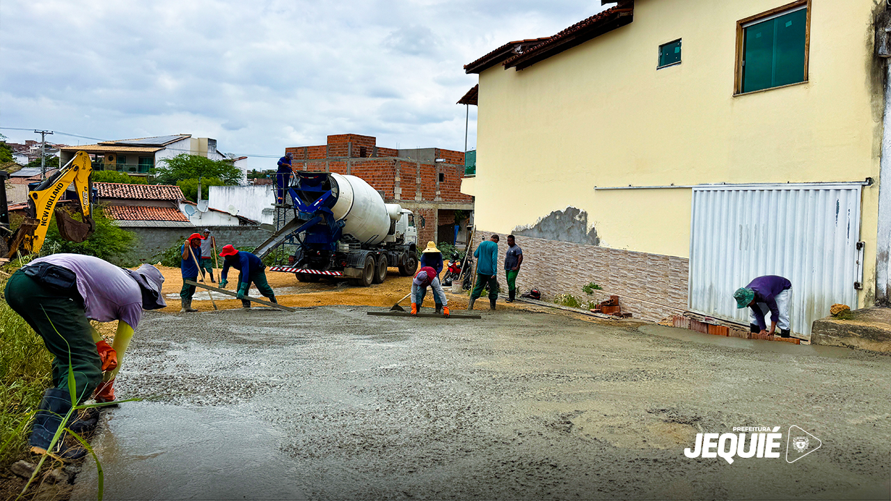 Obras de pavimentação beneficia novas ruas do Loteamento Água Branca e Loteamento Sol Nascente