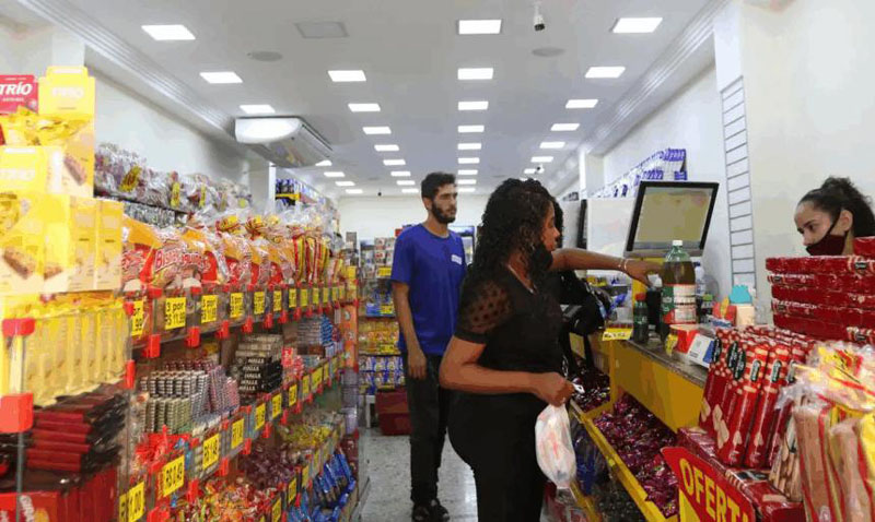 Empresários e deputados pressionam por revogação de portaria que restringe comércio em feriados Empresários e deputados pressionam por revogação de portaria que restringe comércio em feriados