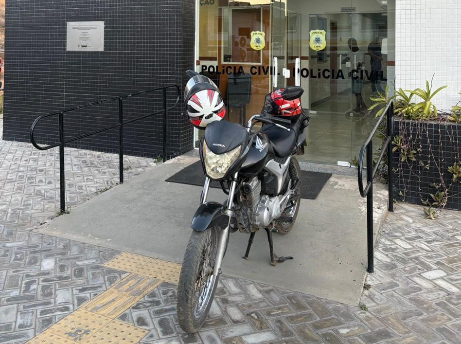 POLÍCIA CIVIL DA BAHIA RECUPERA MOTOCICLETA FURTADA EM JEQUIÉ