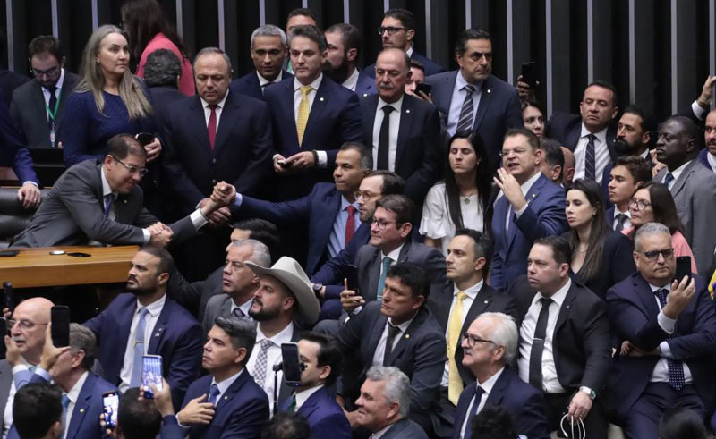 Câmara aprova urgência para tramitação da anistia