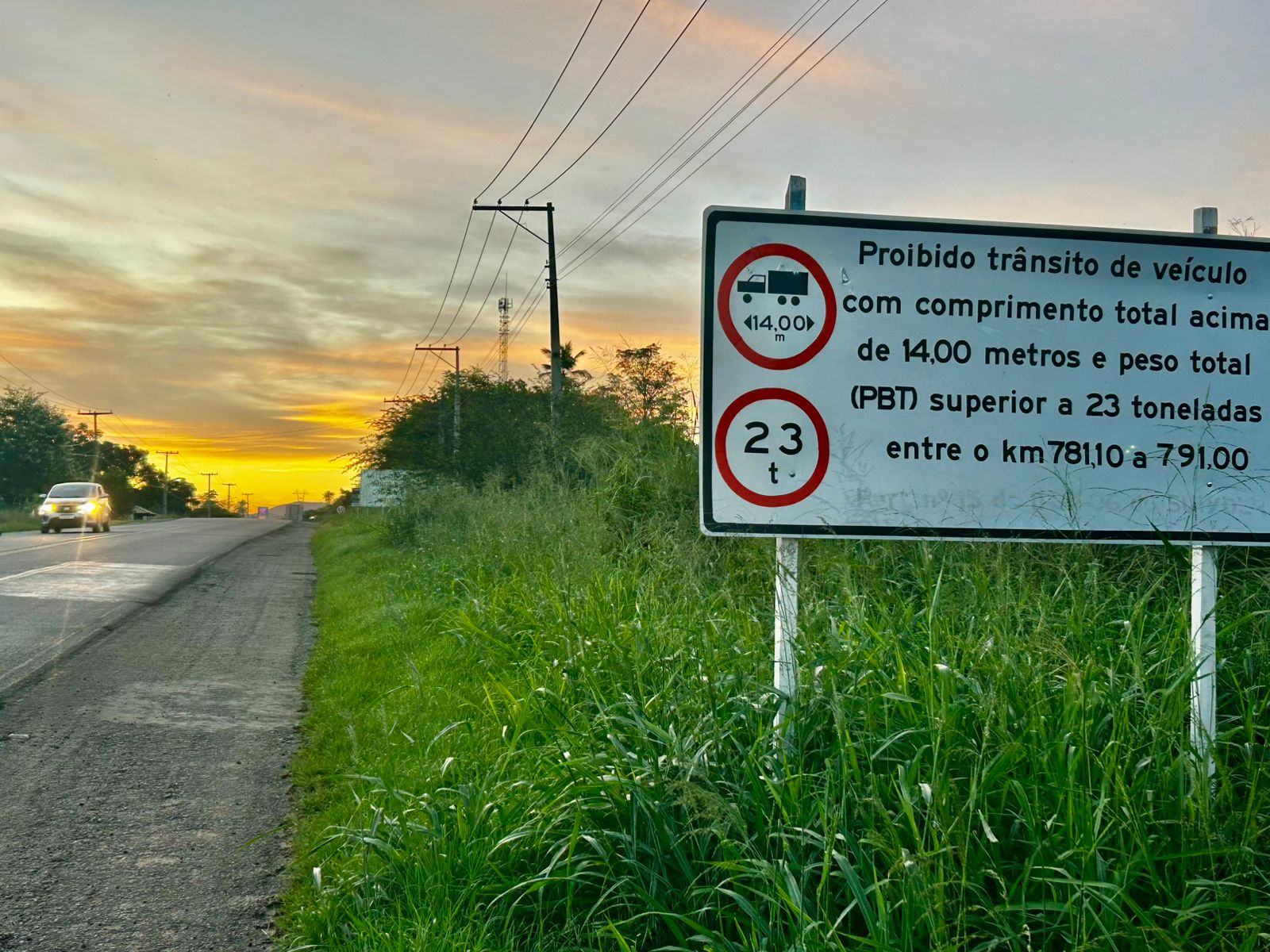Nova sinalização na BR 330 visa desviar o fluxo de veículos pesados da área urbana de Jequié