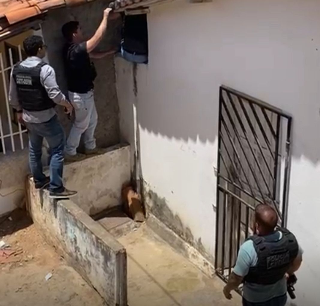 Polícia Civil prende foragido durante operação em Jequié Polícia Civil prende foragido durante operação em Jequié