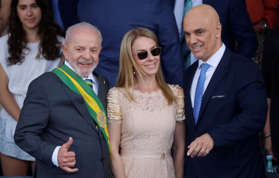 EUA impõem sanções a Viviane Barci de Moraes, esposa de Alexandre de Moraes, sob Lei Magnitsky EUA impõem sanções a Viviane Barci de Moraes, esposa de Alexandre de Moraes, sob Lei Magnitsky