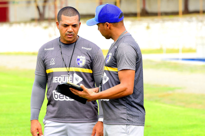 Erivaldo Oliveira é efetivado como técnico da ADJ para sequência da temporada
