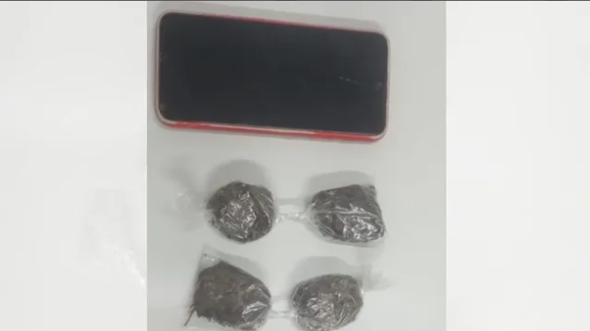 PM apreende drogas no bairro Km 3 em Jequié PM apreende drogas no bairro Km 3 em Jequié