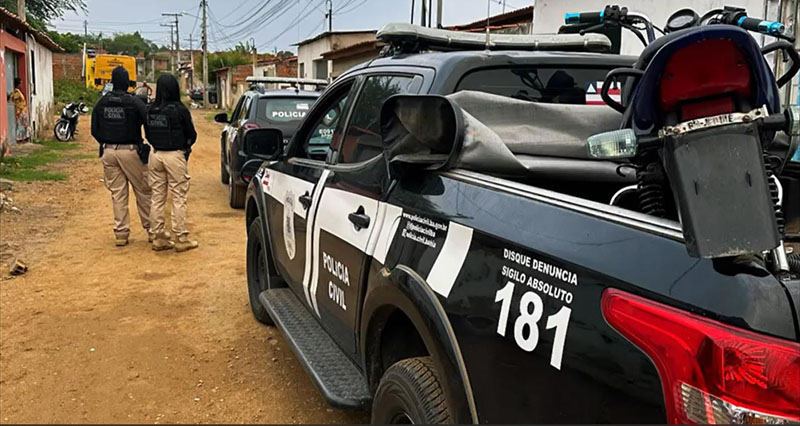 Policiais da DEAM pretenderam dois suspeitos de envolvimento na exploração sexual de menores em Jequié.